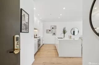 Photo #3: 425049201 Listing 