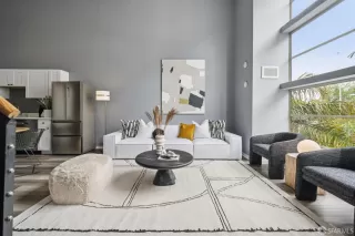 Photo #4: 425049328 Listing