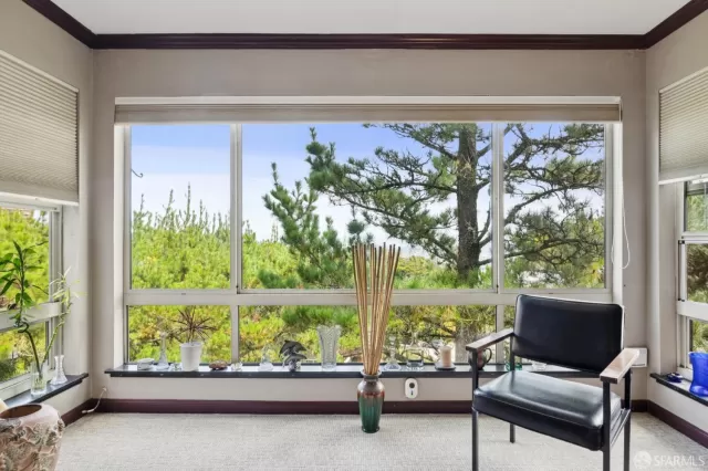 MLS: 425049419 Condo For Sale