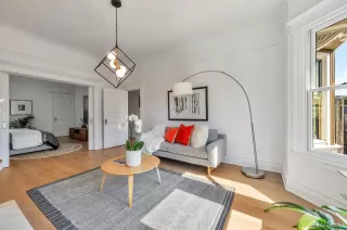 Photo #5: 425049937 Listing