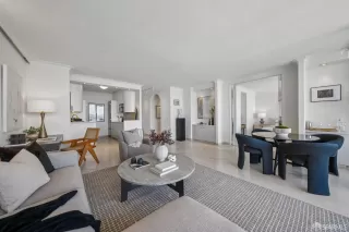 Photo #4: 425050155 Listing