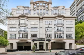 Photo #2: 425050399 Listing