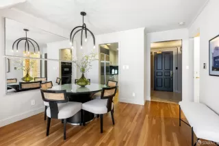 Photo #5: 425050399 Listing