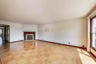 Photo #3: 425050504 Listing 