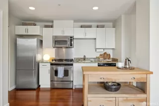 Photo #2: 425050547 Listing