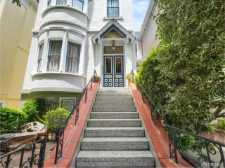 Photo #1: 425050923 Listing