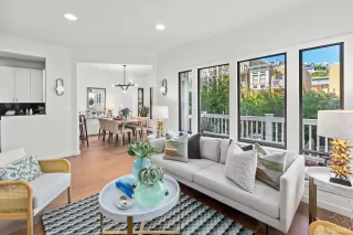 Photo #1: 425051123 Listing 