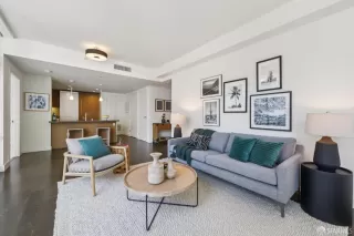 Photo #3: 425051142 Listing 