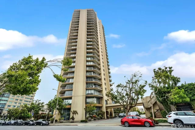 MLS: 425051539 Condo For Sale