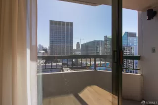 Photo #3: 425051696 Listing