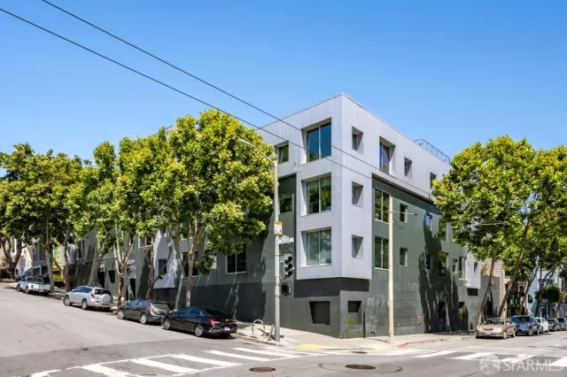 MLS: 425051918 Condo For Sale