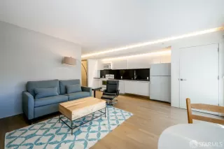 Photo #4: 425051918 Listing