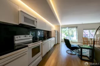 Photo #5: 425051918 Listing