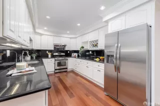 Photo #6: 425052135 Listing