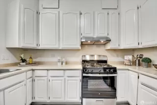 Photo #3: 425052199 Listing