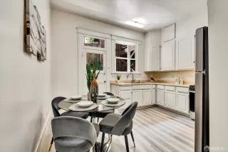 Photo #5: 425052199 Listing