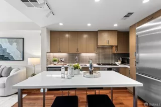 Photo #1: 425052643 Listing 