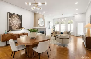 Photo #1: 425052698 Listing