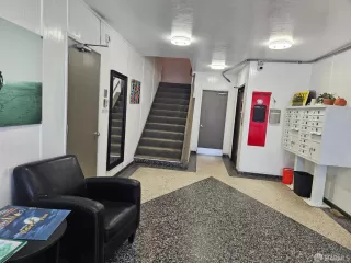 Photo #6: 425052795 Listing 