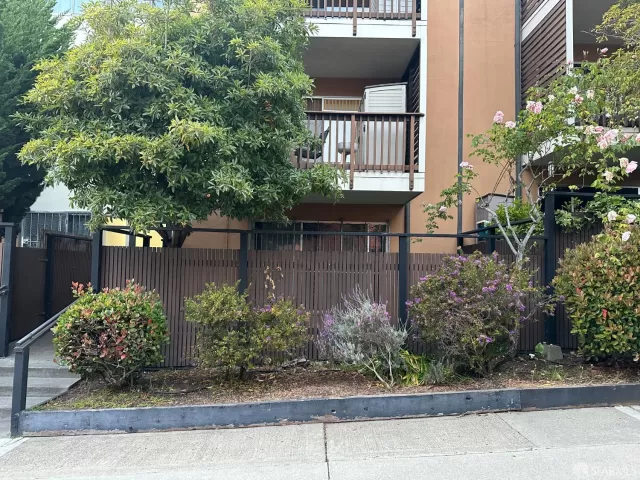 MLS: 425052886 Condo For Sale