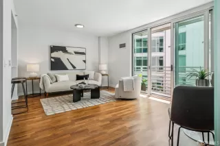 Photo #1: 425052919 Listing