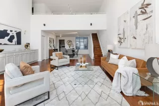 Photo #2: 425053258 Listing