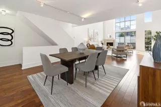 Photo #5: 425053258 Listing