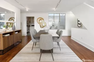 Photo #6: 425053258 Listing