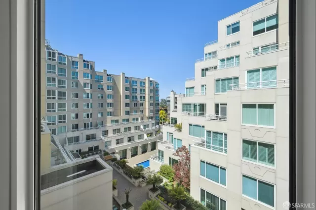 MLS: 425053273 Condo For Sale