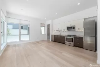 Photo #6: 425053534 Listing