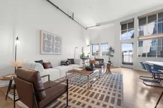 Photo #2: 425053667 Listing