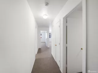 Photo #6: 425053671 Listing 