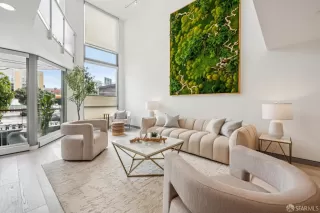 Photo #2: 425054370 Listing