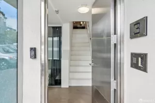 Photo #5: 425054370 Listing