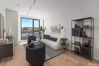 Photo #6: 425054460 Listing