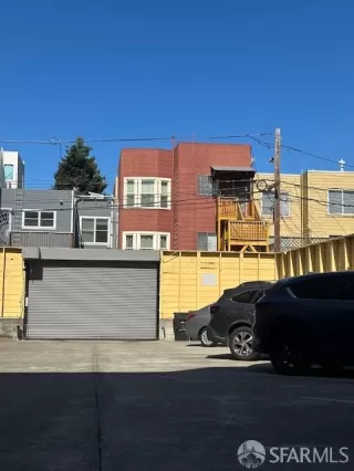 Photo #2: 425054891 Listing