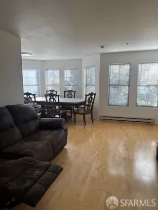 Photo #4: 425054891 Listing