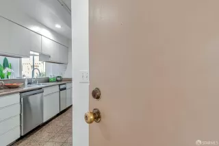 Photo #5: 425054912 Listing