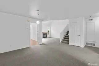 Photo #5: 425055122 Listing