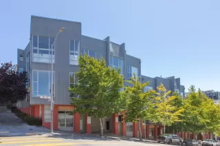 Photo #1: 425055133 Listing 