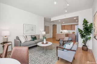 Photo #6: 425055276 Listing 