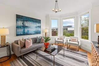 Photo #2: 425055398 Listing