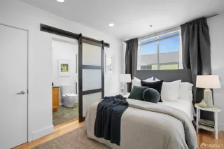 Photo #3: 425055724 Listing 