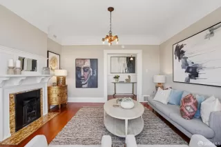 Photo #3: 425056588 Listing