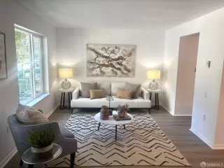 Photo #4: 425056942 Listing