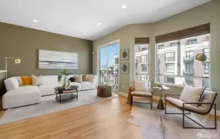 Photo #3: 425057429 Listing