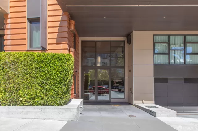 MLS: 425057475 Condo For Sale