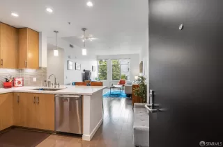 Photo #4: 425057767 Listing 