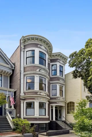 Photo #1: 425057841 Listing