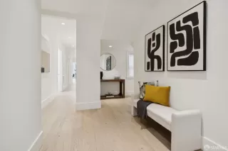 Photo #4: 425057841 Listing